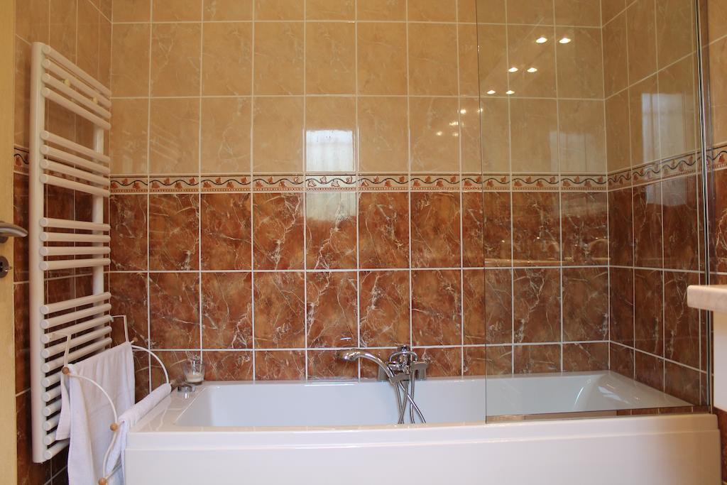 Bed and Breakfast La Maison De Jenny Монтору Номер фото
